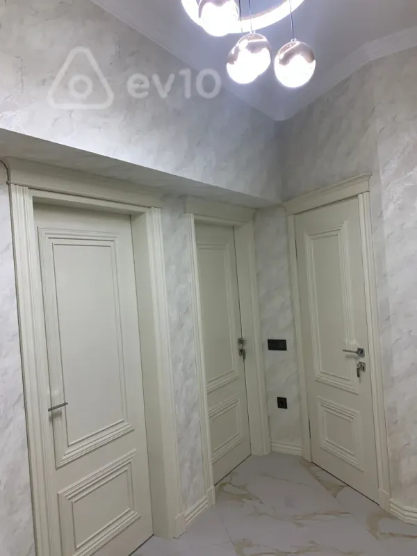 Kirayə verilir 2 otaqlı yeni tikili 65 m²