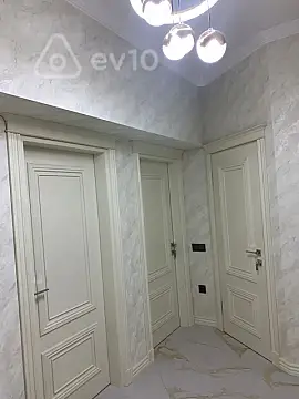 Kirayə verilir 2 otaqlı yeni tikili 65 m²