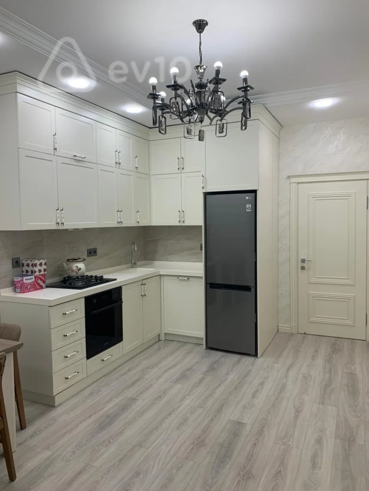 Kirayə verilir 2 otaqlı yeni tikili 65 m²