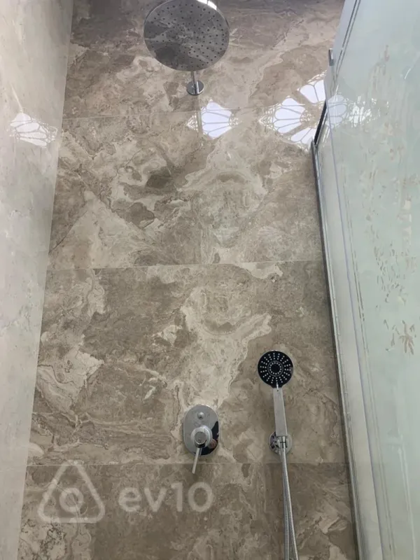 Kirayə verilir 2 otaqlı yeni tikili 65 m²