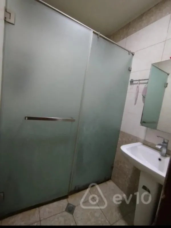 Kirayə verilir 3 otaqlı köhnə tikili 90 m²