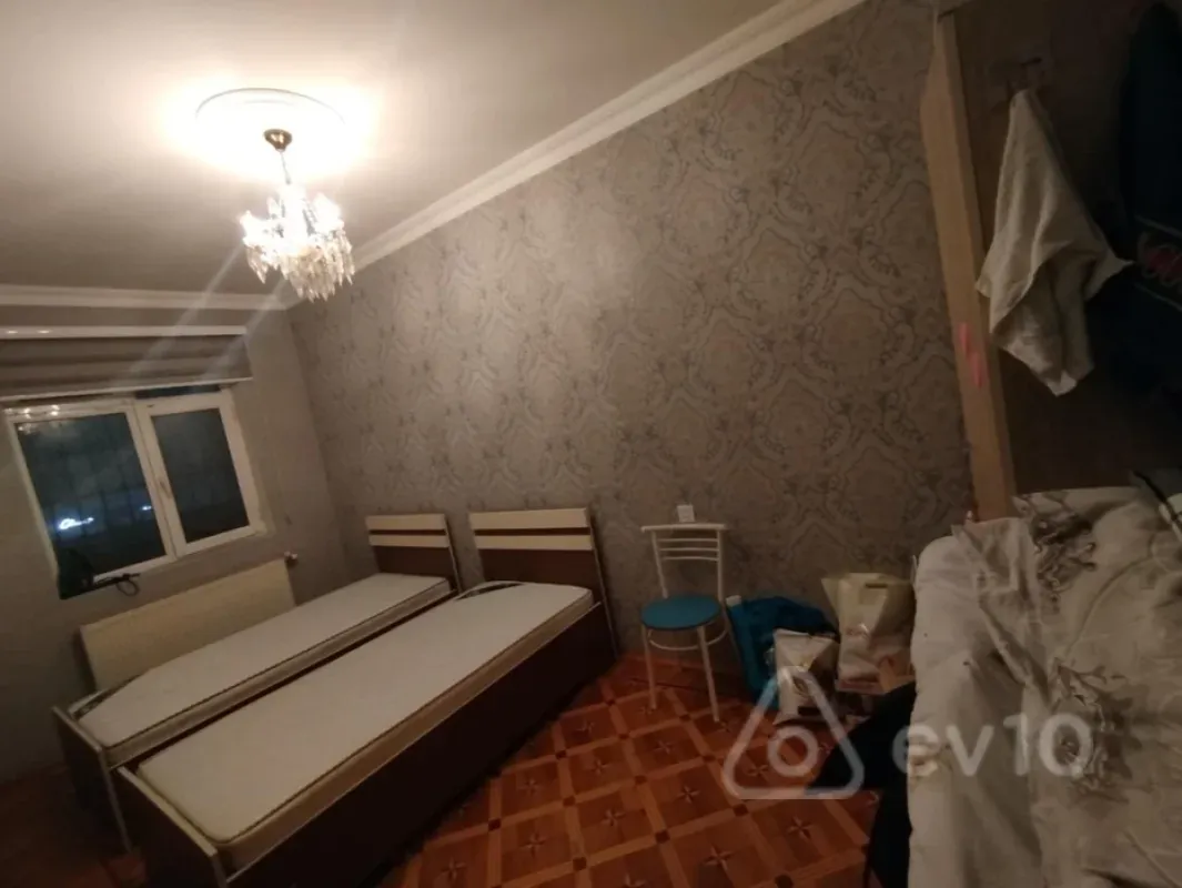 Kirayə verilir 3 otaqlı köhnə tikili 90 m²