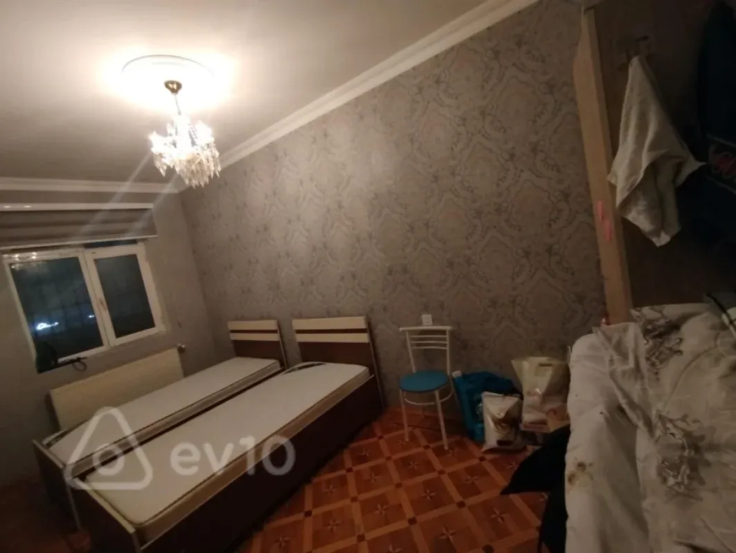 Kirayə verilir 3 otaqlı köhnə tikili 90 m²