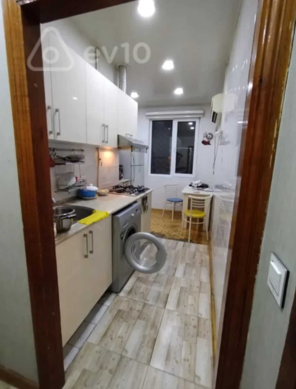 Kirayə verilir 3 otaqlı köhnə tikili 90 m²