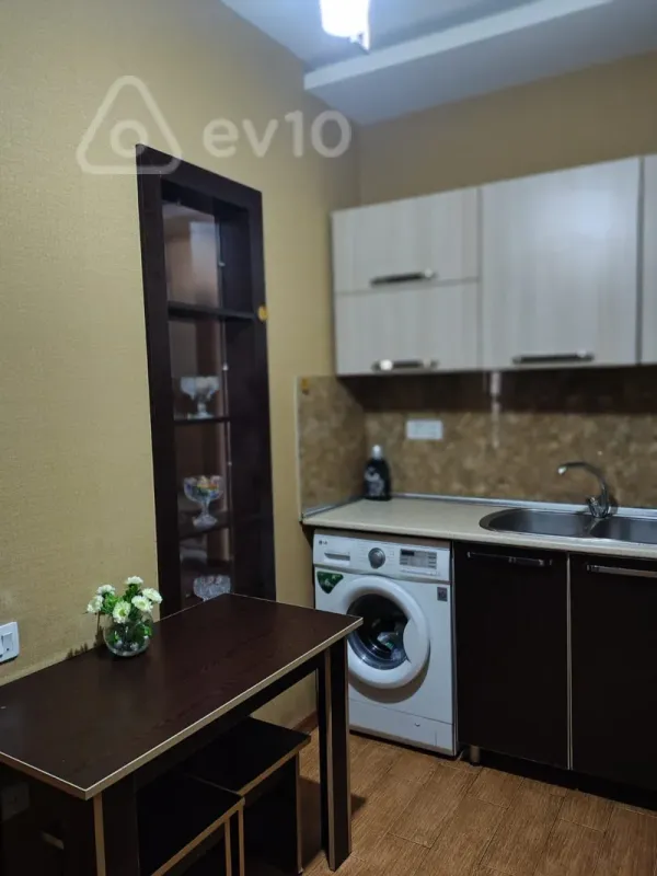 Kirayə verilir 2 otaqlı yeni tikili 90 m²
