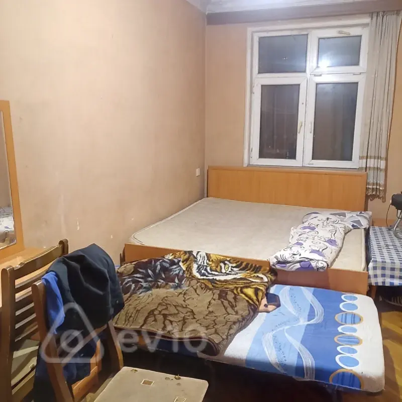 Kirayə verilir 2 otaqlı köhnə tikili 999999 m²