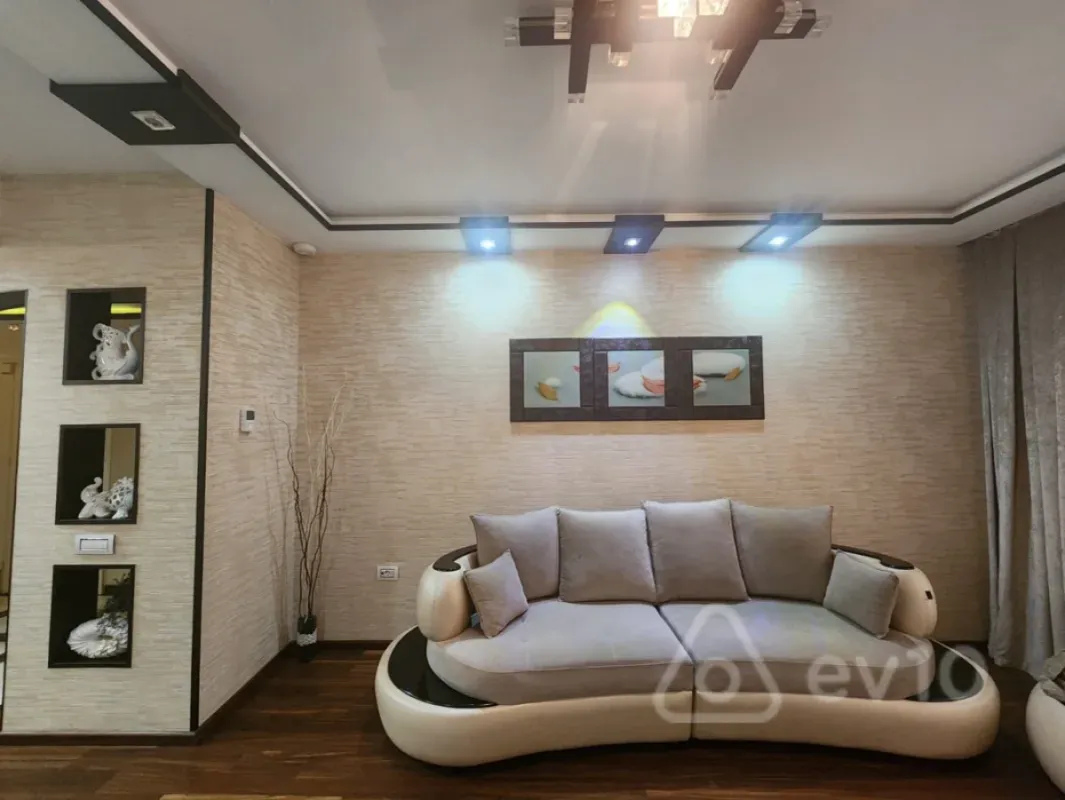 Kirayə verilir 2 otaqlı yeni tikili 80 m²