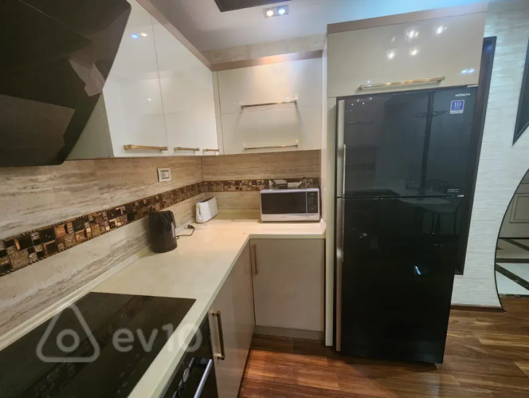 Kirayə verilir 2 otaqlı yeni tikili 80 m²