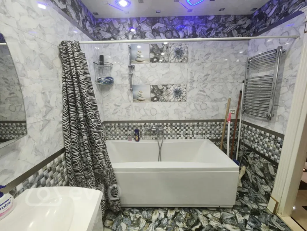 Kirayə verilir 2 otaqlı yeni tikili 80 m²