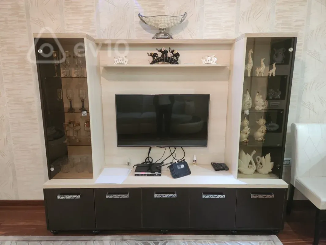 Kirayə verilir 2 otaqlı yeni tikili 80 m²