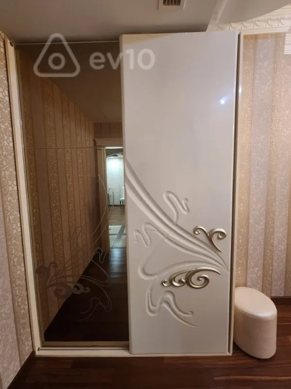 Kirayə verilir 2 otaqlı yeni tikili 80 m²