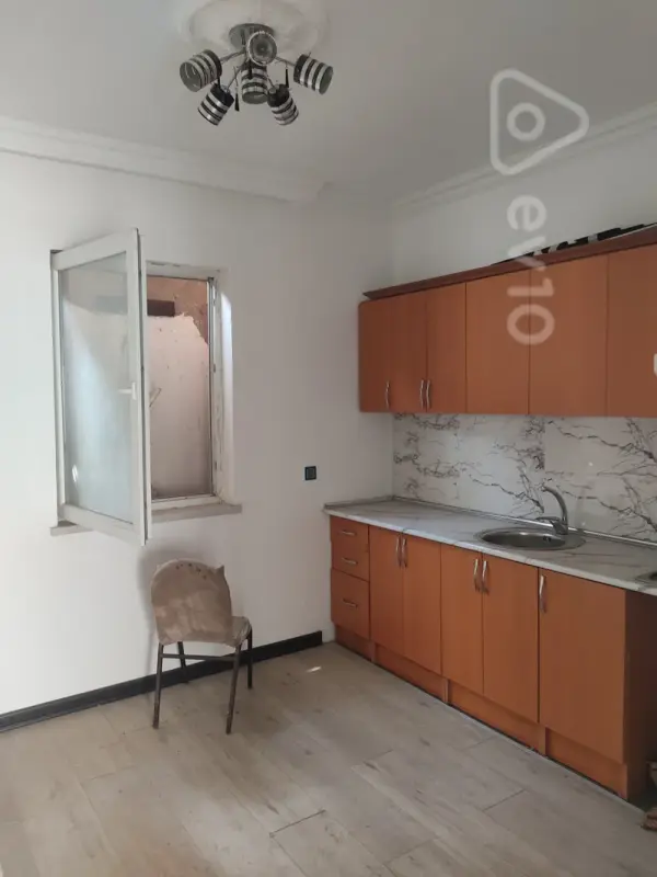 Satılır 3 otaqlı həyət evi 5 m²