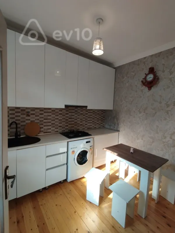 Kirayə verilir 2 otaqlı həyət evi 55 m²