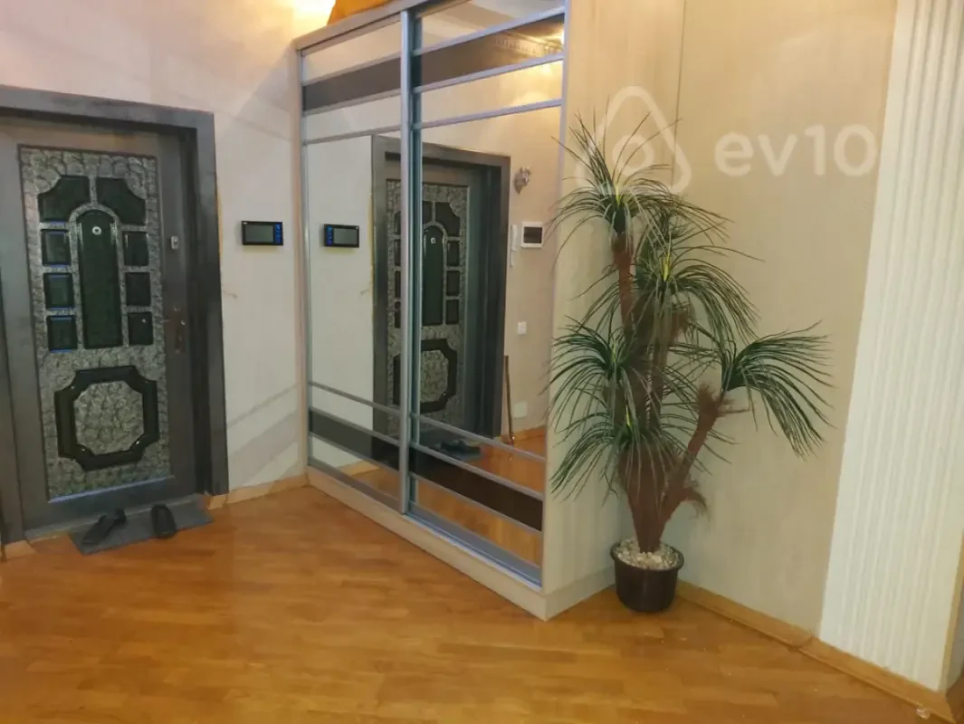 Kirayə verilir 2 otaqlı yeni tikili 105 m²