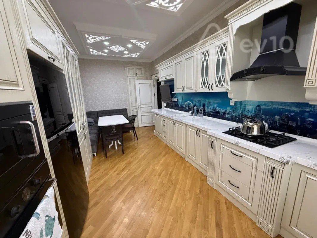 Satılır 4 otaqlı yeni tikili 147 m²