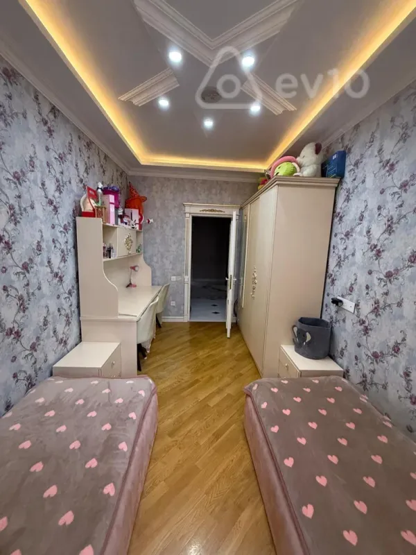 Satılır 4 otaqlı yeni tikili 147 m²