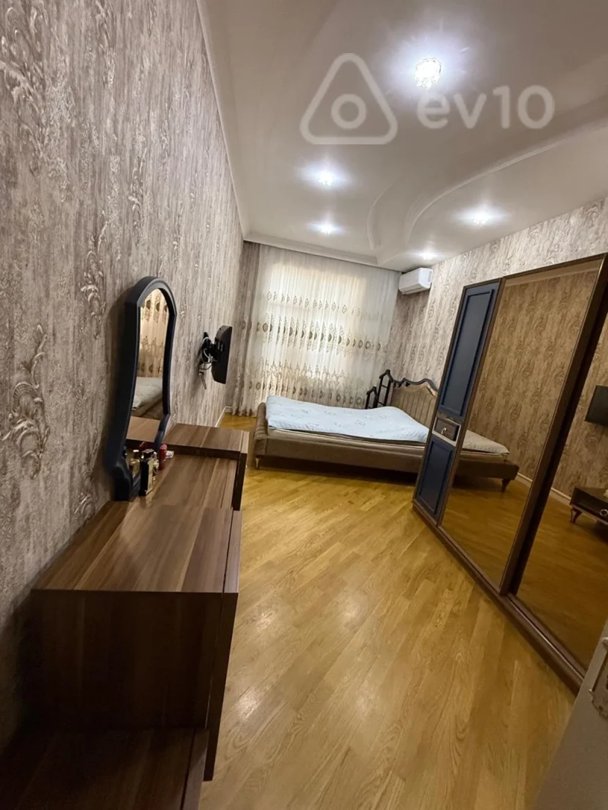 Satılır 4 otaqlı yeni tikili 147 m²