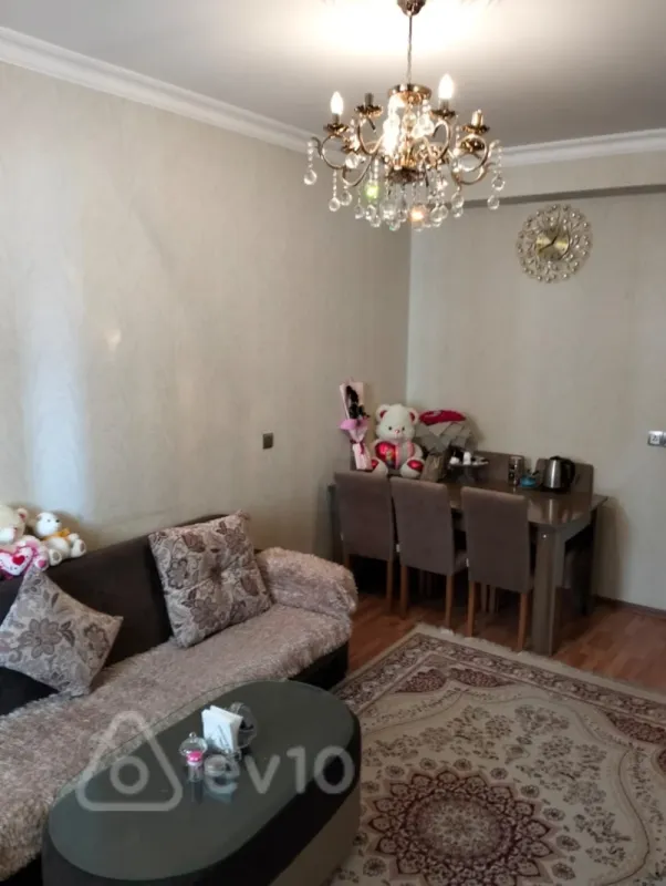 Kirayə verilir 3 otaqlı yeni tikili 80 m²