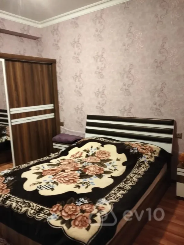 Kirayə verilir 3 otaqlı yeni tikili 80 m²