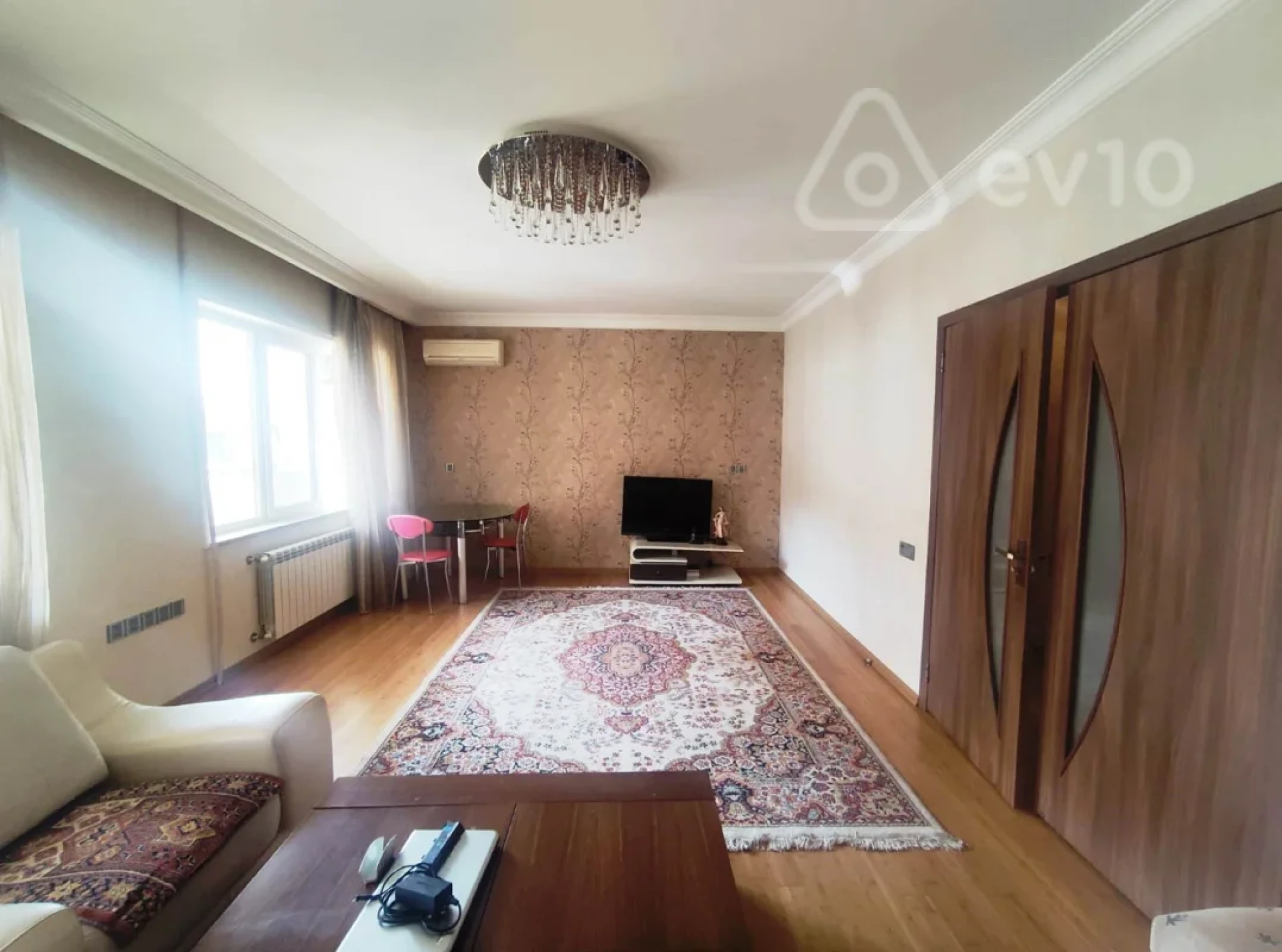 Satılır 5 otaqlı köhnə tikili 125 m²