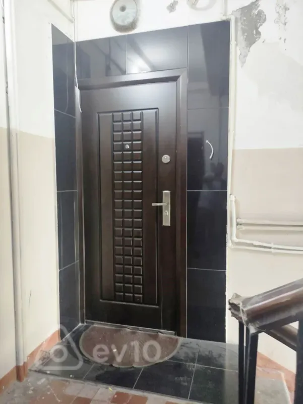 Satılır 5 otaqlı köhnə tikili 125 m²