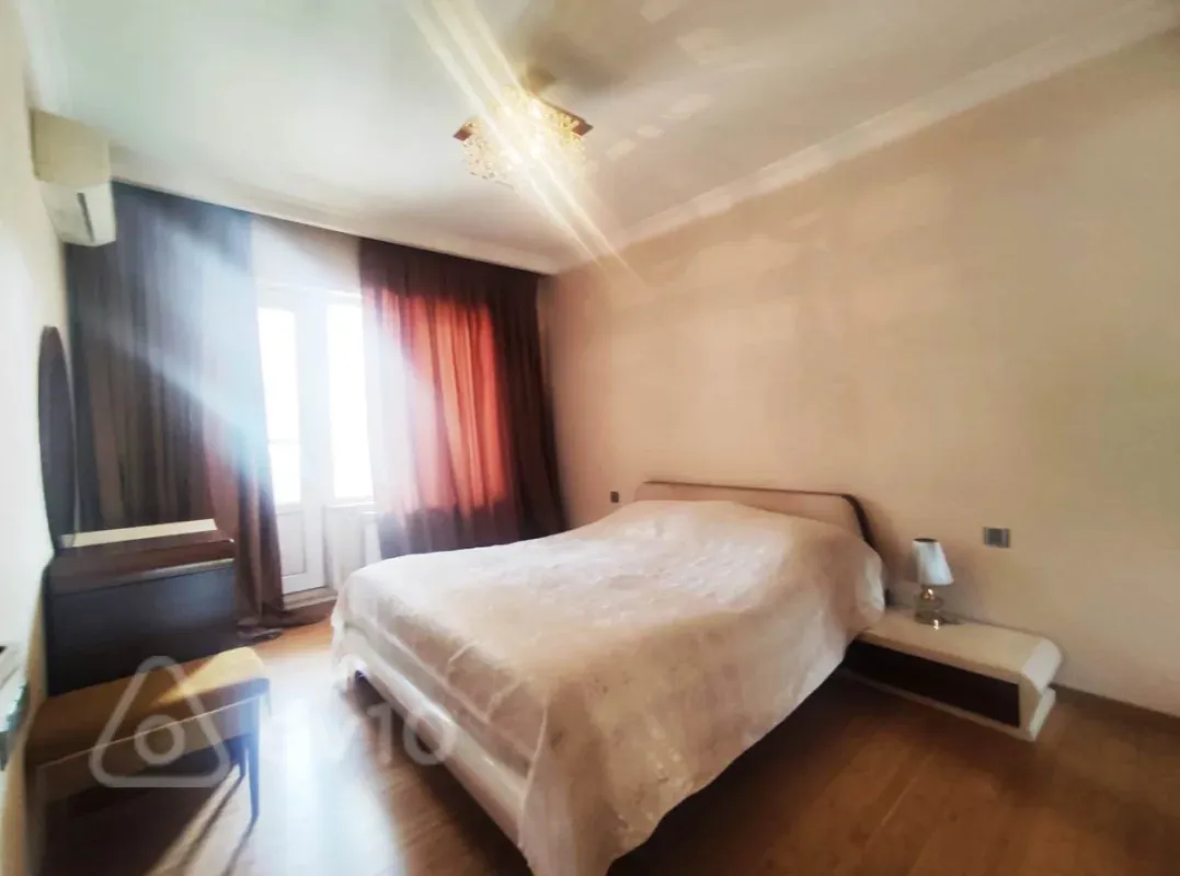 Satılır 5 otaqlı köhnə tikili 125 m²