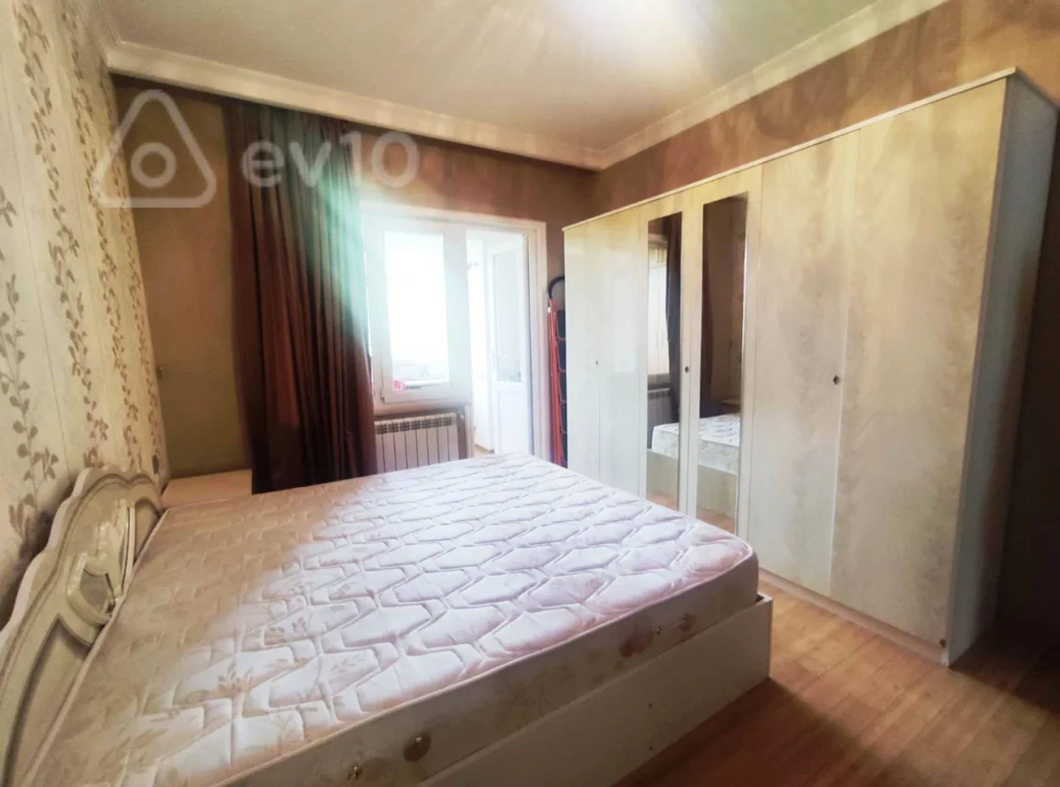 Satılır 5 otaqlı köhnə tikili 125 m²