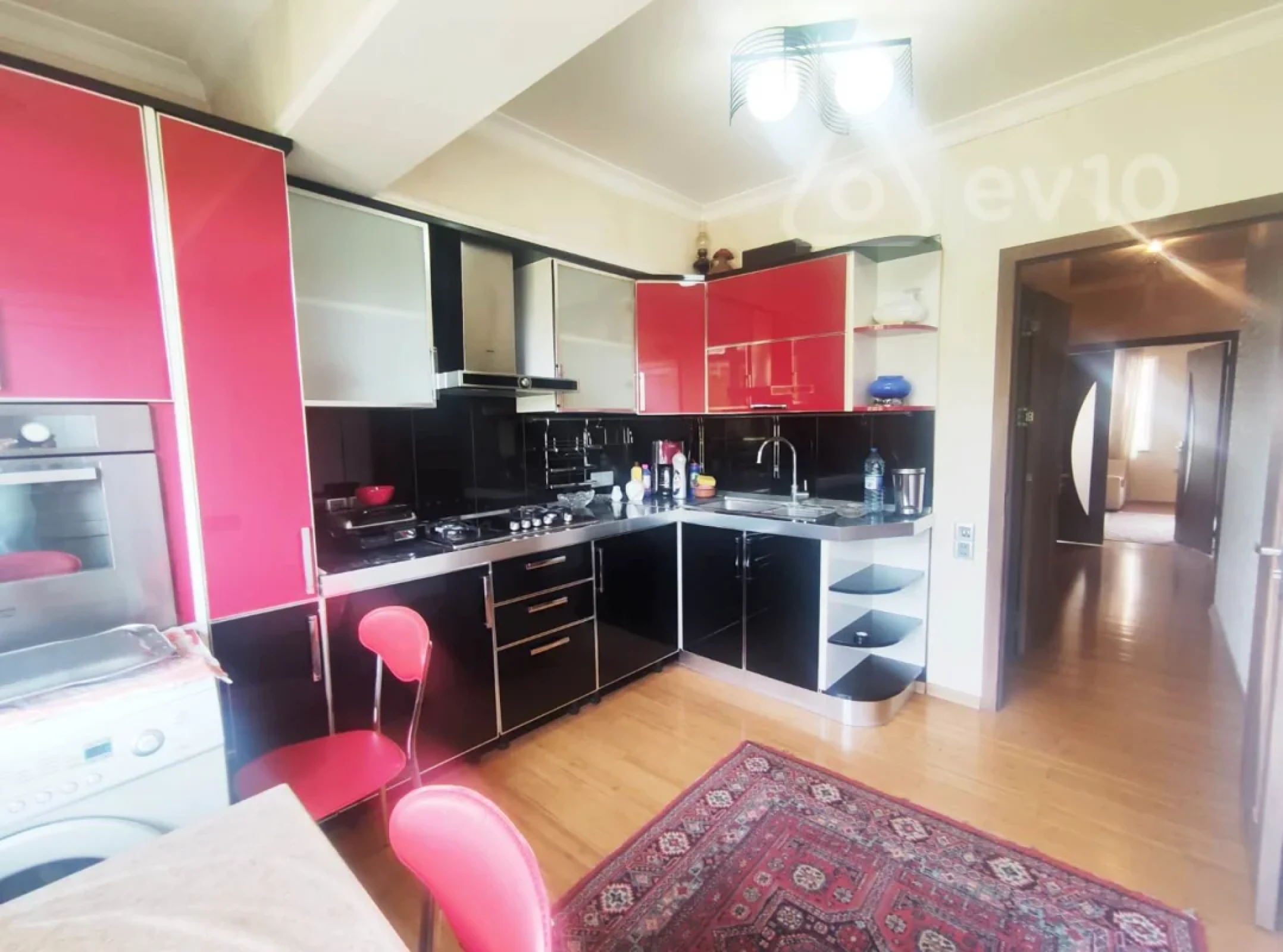 Satılır 5 otaqlı köhnə tikili 125 m²