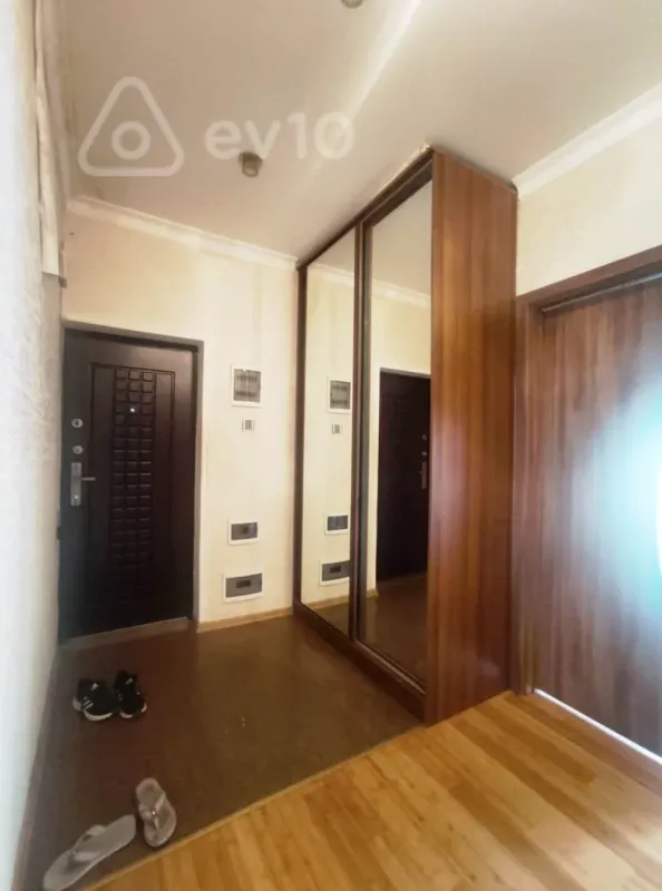 Satılır 5 otaqlı köhnə tikili 125 m²