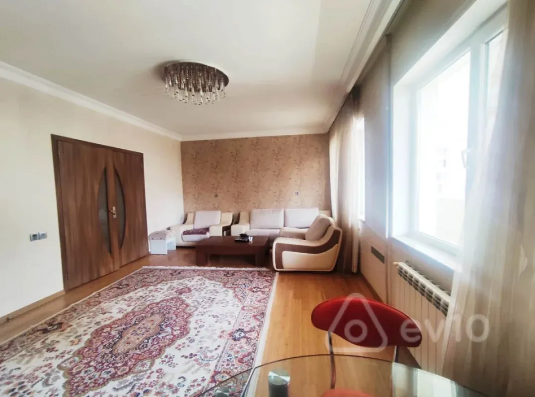 Satılır 5 otaqlı köhnə tikili 125 m²