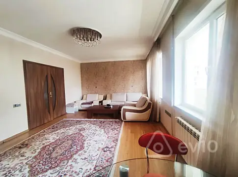 Satılır 5 otaqlı köhnə tikili 125 m²