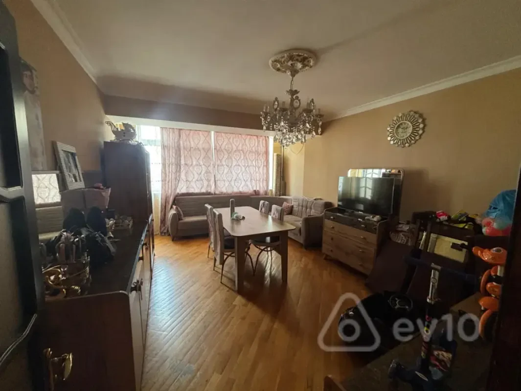 Satılır 2 otaqlı köhnə tikili 45 m²