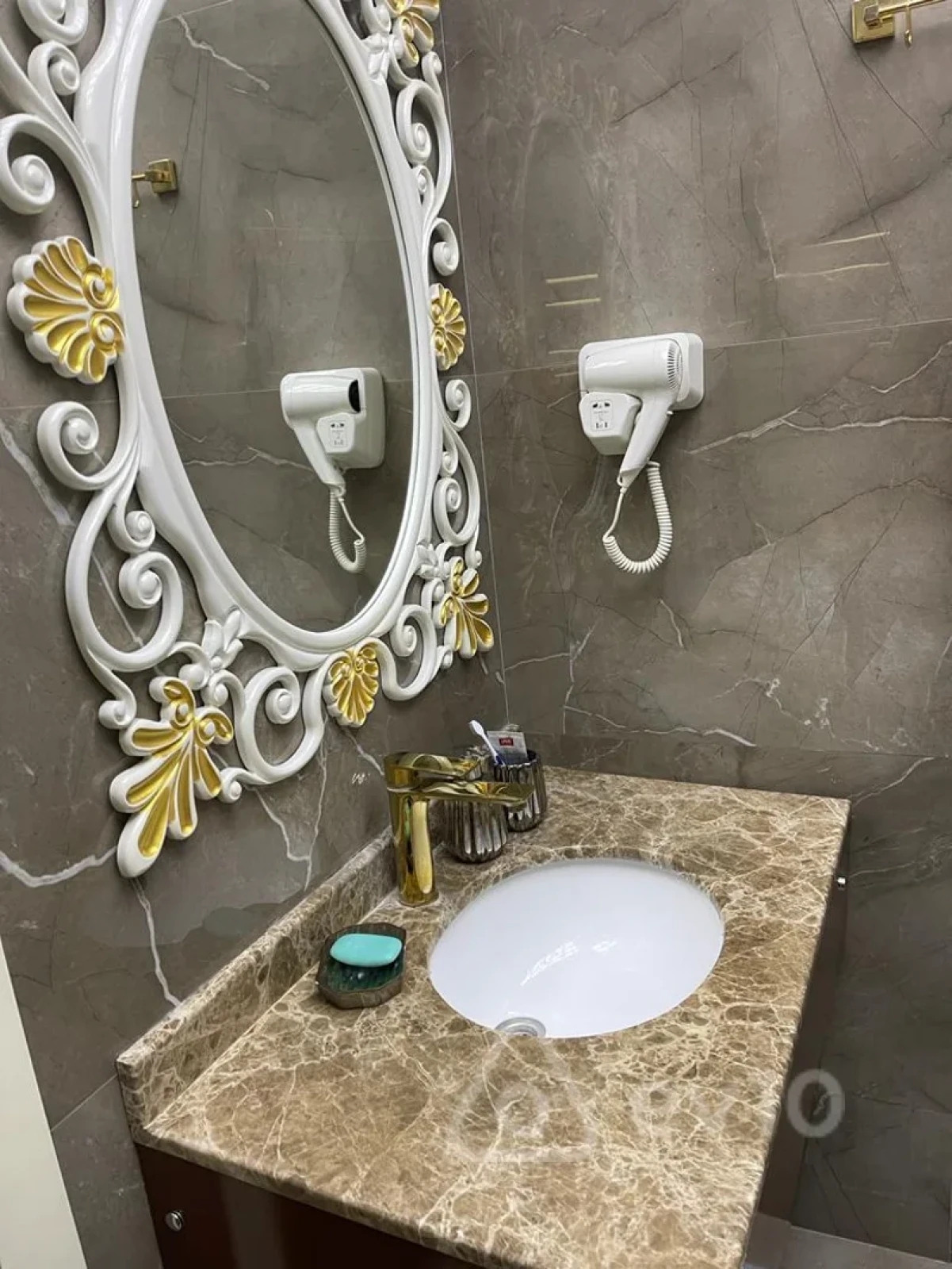 Kirayə verilir 4 otaqlı yeni tikili 181 m²