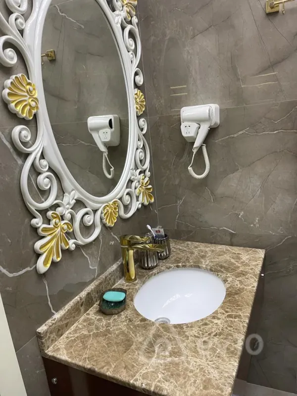 Kirayə verilir 4 otaqlı yeni tikili 181 m²