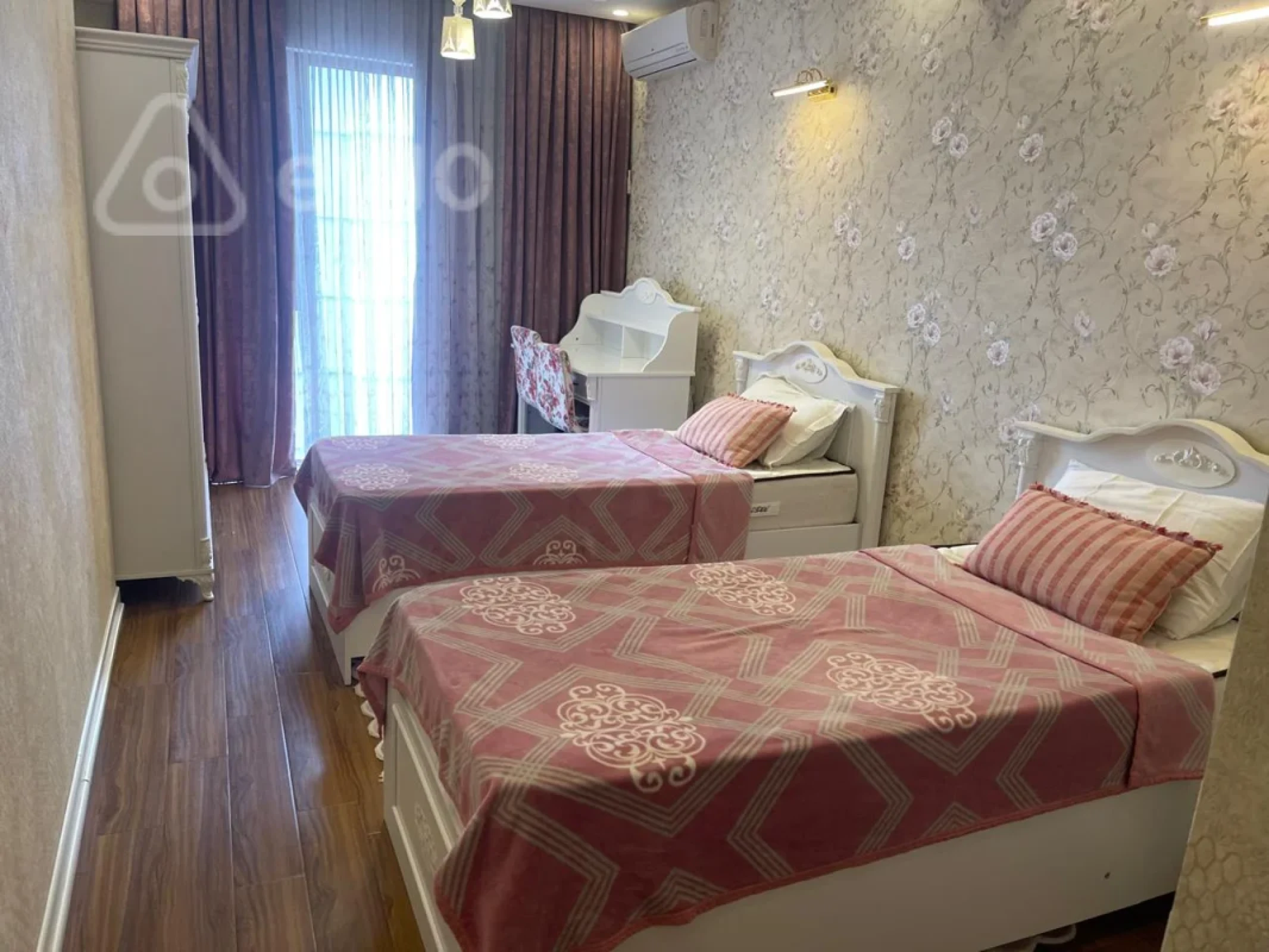 Kirayə verilir 4 otaqlı yeni tikili 181 m²