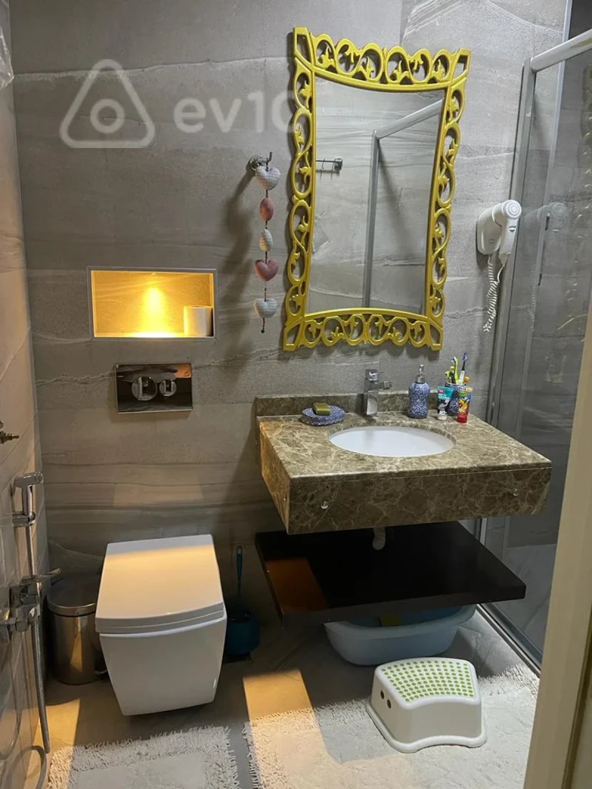 Kirayə verilir 4 otaqlı yeni tikili 181 m²