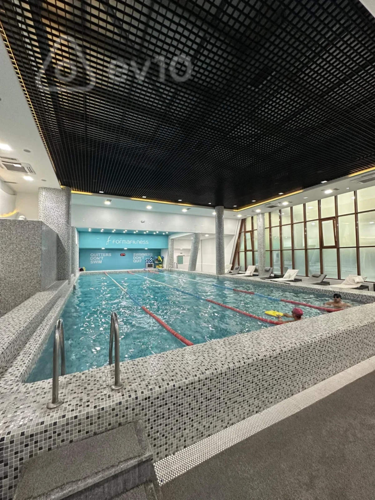 Kirayə verilir 4 otaqlı yeni tikili 181 m²