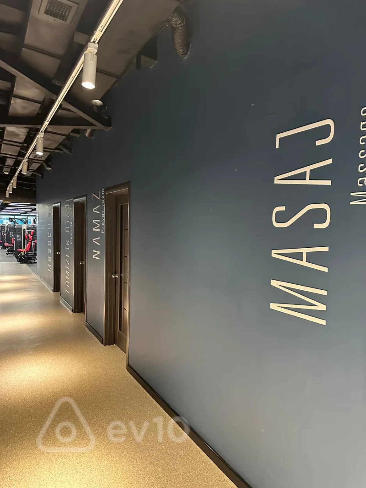 Kirayə verilir 4 otaqlı yeni tikili 181 m²