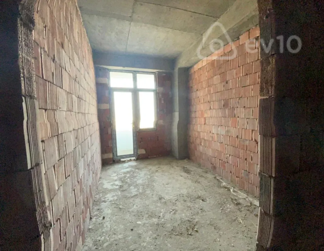 Satılır 3 otaqlı yeni tikili 83 m²