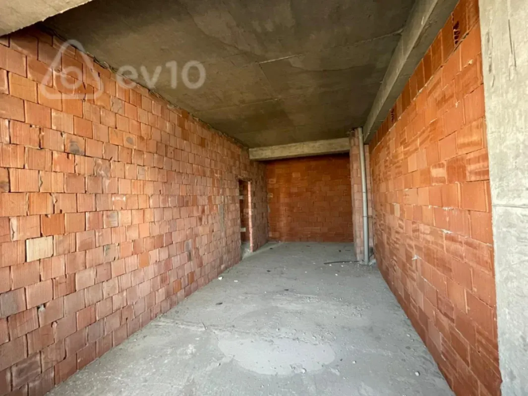 Satılır 3 otaqlı yeni tikili 83 m²