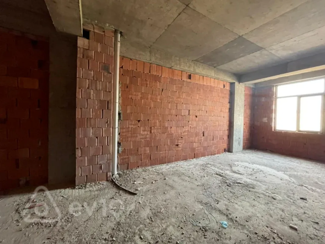 Satılır 3 otaqlı yeni tikili 83 m²