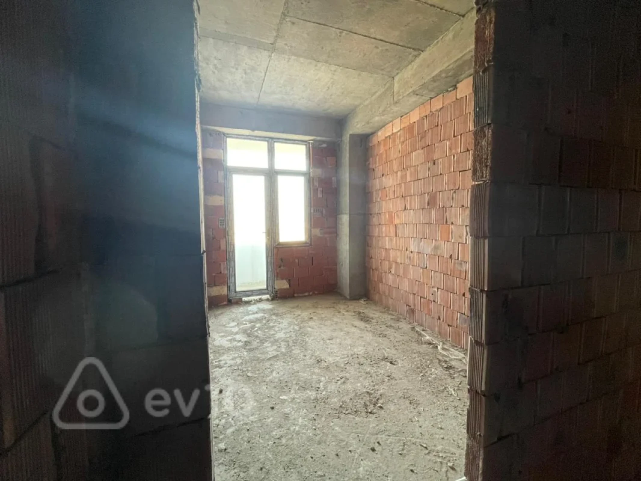 Satılır 3 otaqlı yeni tikili 83 m²