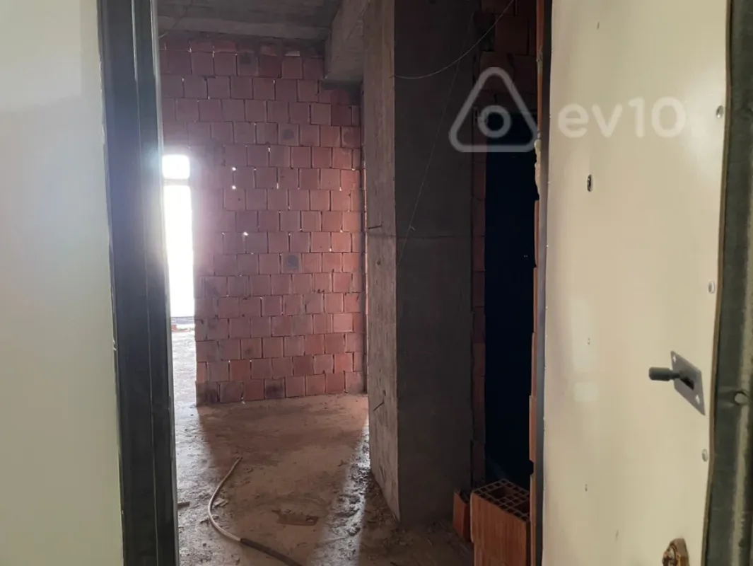 Satılır 3 otaqlı yeni tikili 83 m²