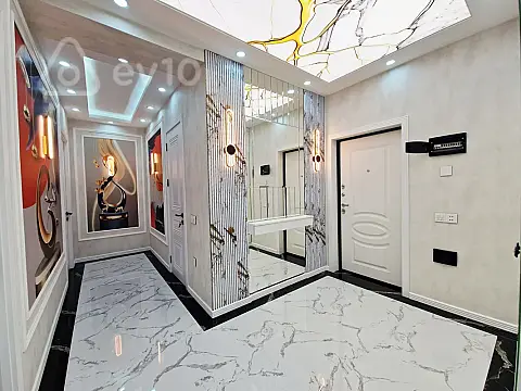 Satılır 3 otaqlı yeni tikili 95 m²