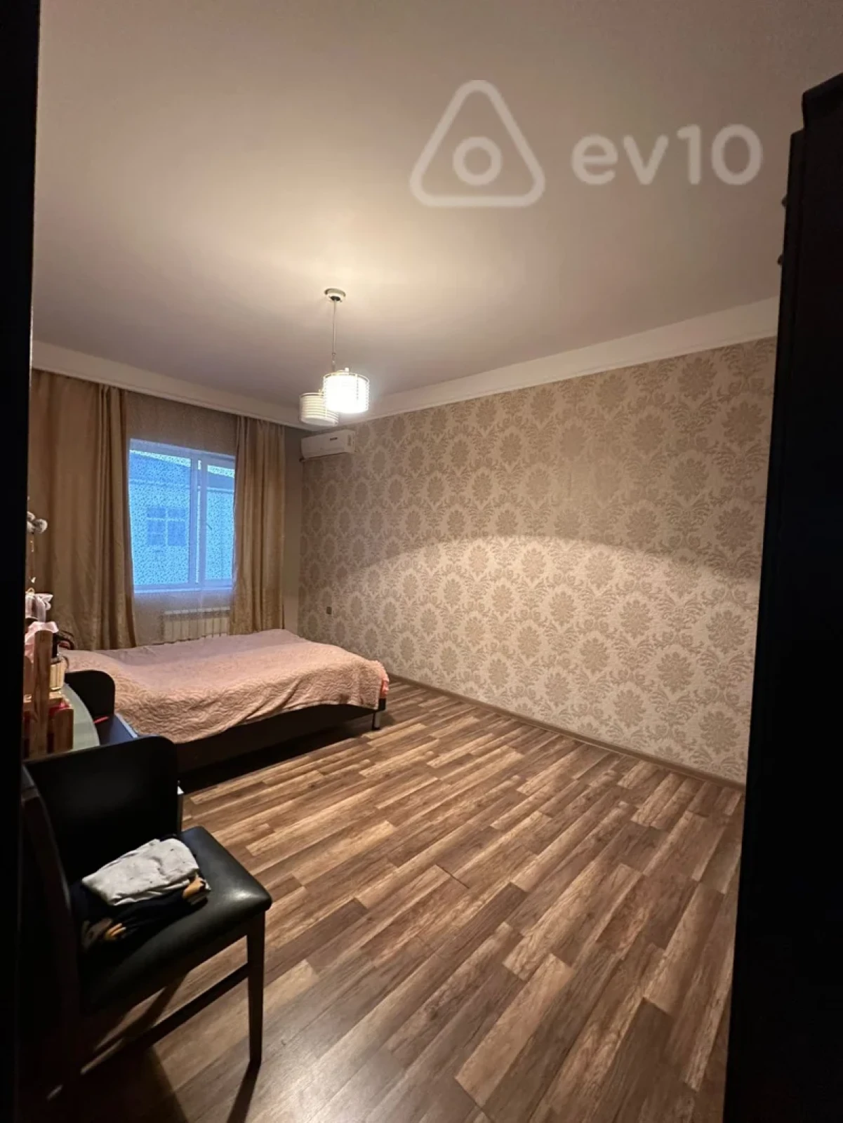 Kirayə verilir 2 otaqlı köhnə tikili 90 m²