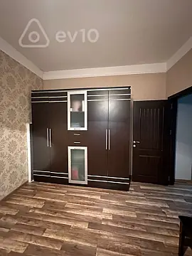Kirayə verilir 2 otaqlı köhnə tikili 90 m²
