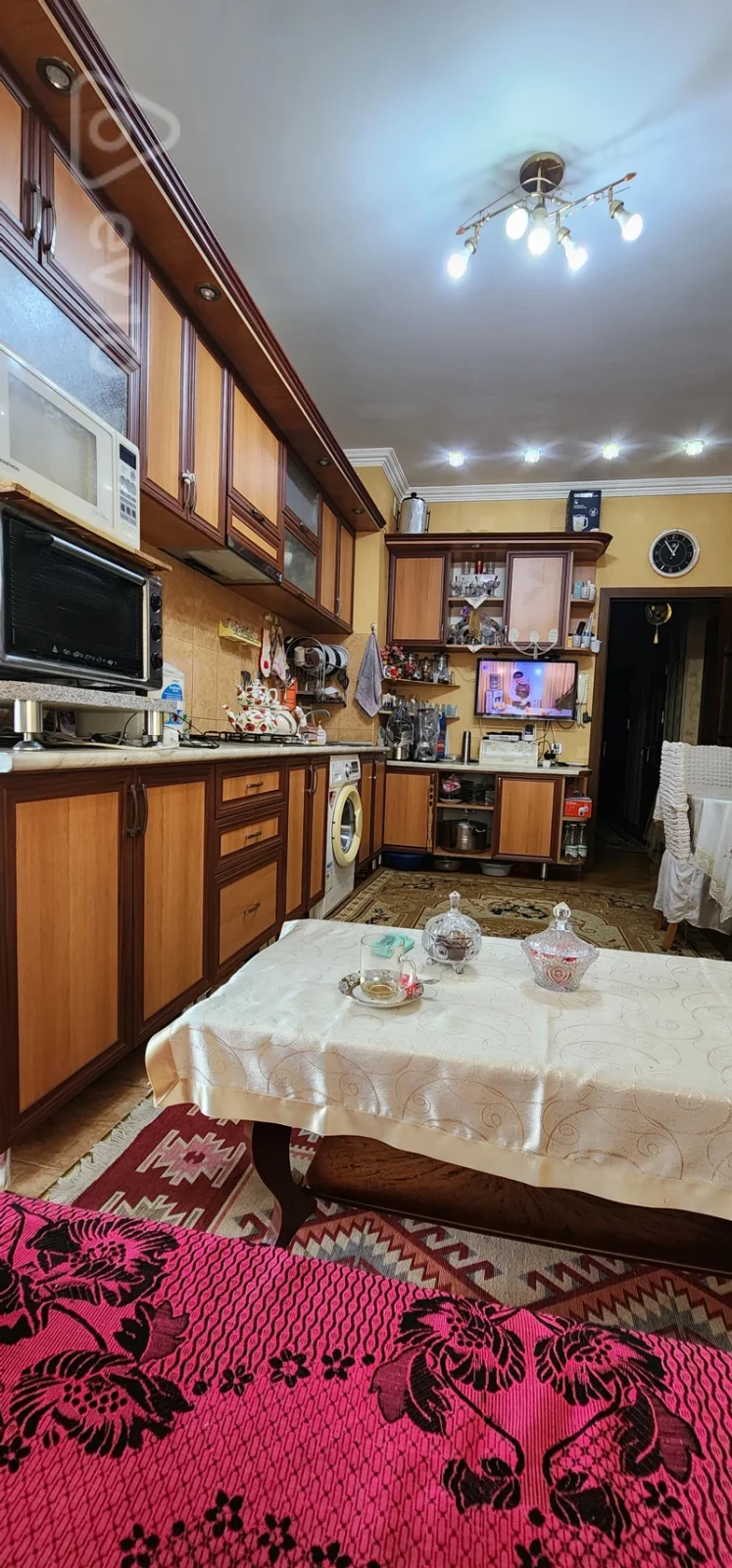 Kirayə verilir 3 otaqlı yeni tikili 130 m²
