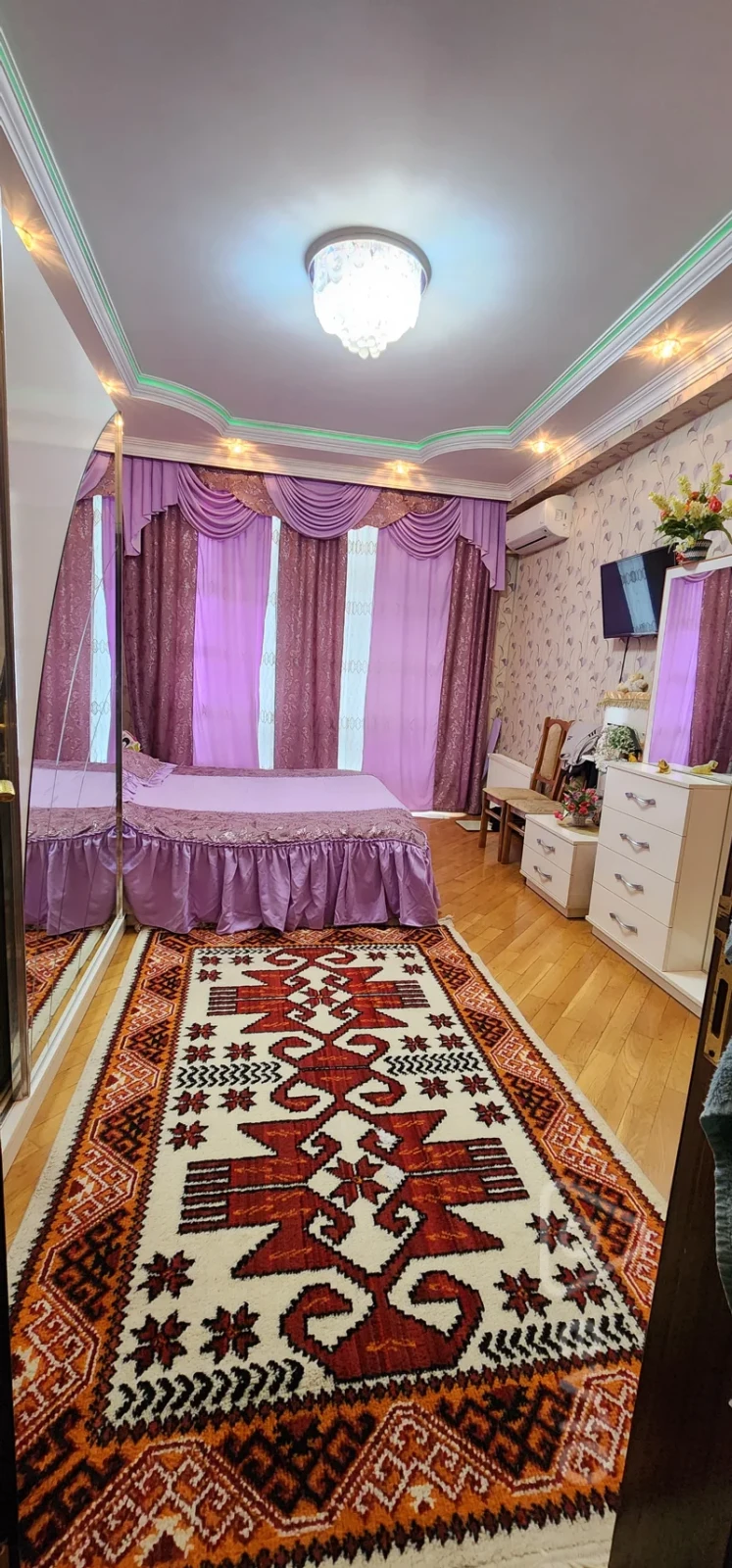 Kirayə verilir 3 otaqlı yeni tikili 130 m²