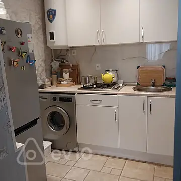 Kirayə verilir 2 otaqlı köhnə tikili 54 m²