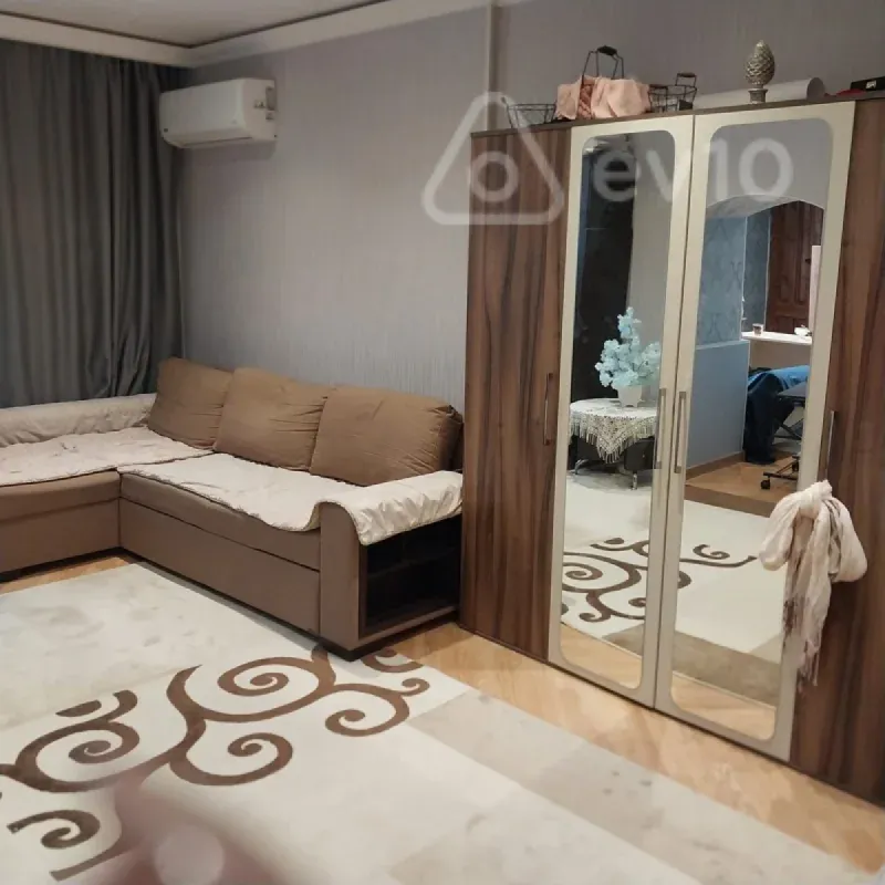 Kirayə verilir 2 otaqlı köhnə tikili 54 m²